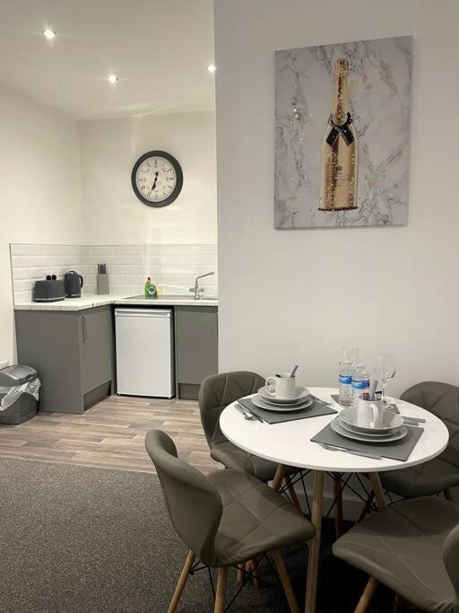#4Bs 1 Bed Serviced Apartment Derby Exterior photo