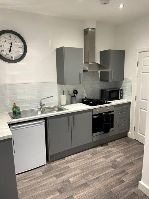 #4Bs 1 Bed Serviced Apartment Derby Exterior photo